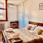 Bed and breakfast Santa Maria Di Betlem 3*
